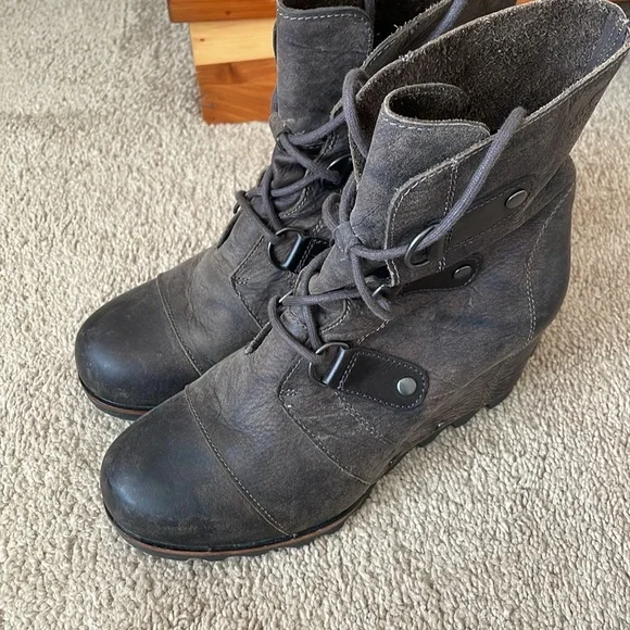 SOREL Joan Of Arctic Wedge Boot W’s 9 Leather Lug Sole NL1987-028 Dark Grey - Picture 12 of 15
